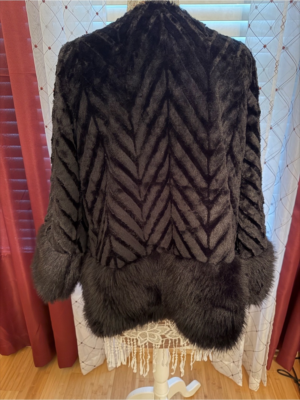 Nina Leonard Black Faux Fur Chevron-Textured Women's Sweater Jacket - Picture 5 of 10
